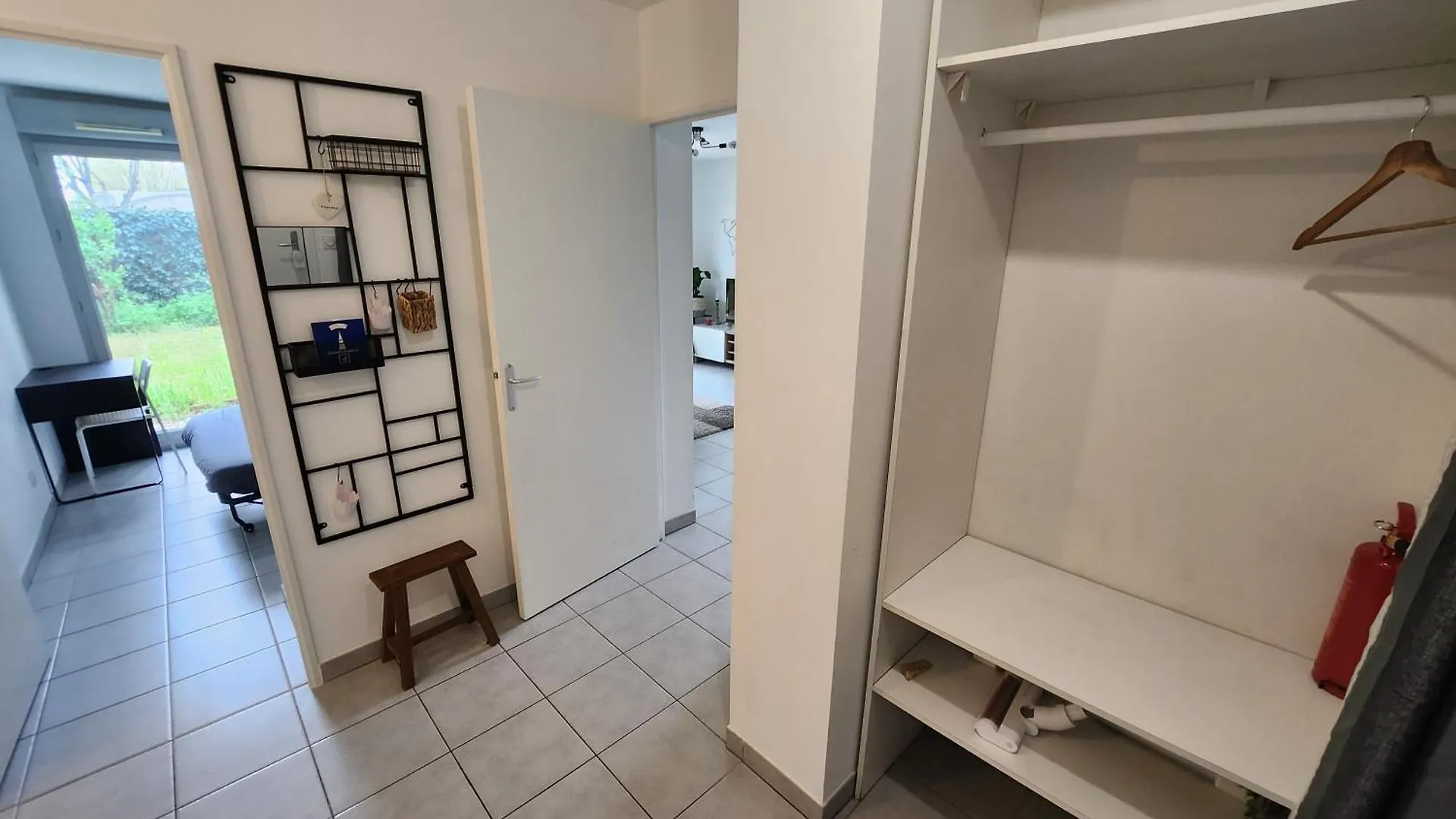 Apartment Appt 2 Chambres Au Calme - Jardin Prive - Metro D, Eurexpo, Groupama Stadium Saint-Priest
