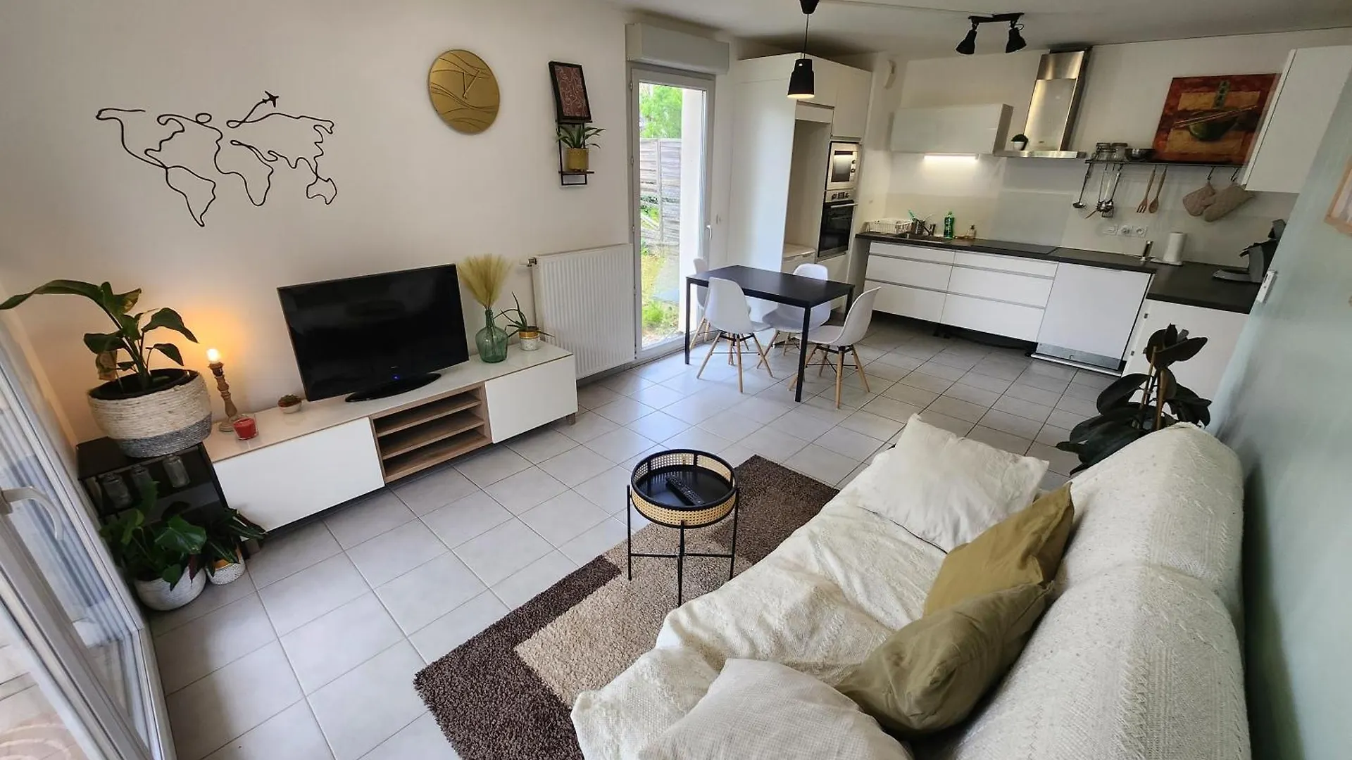 Apartment Appt 2 Chambres Au Calme - Jardin Prive - Metro D, Eurexpo, Groupama Stadium Saint-Priest  France