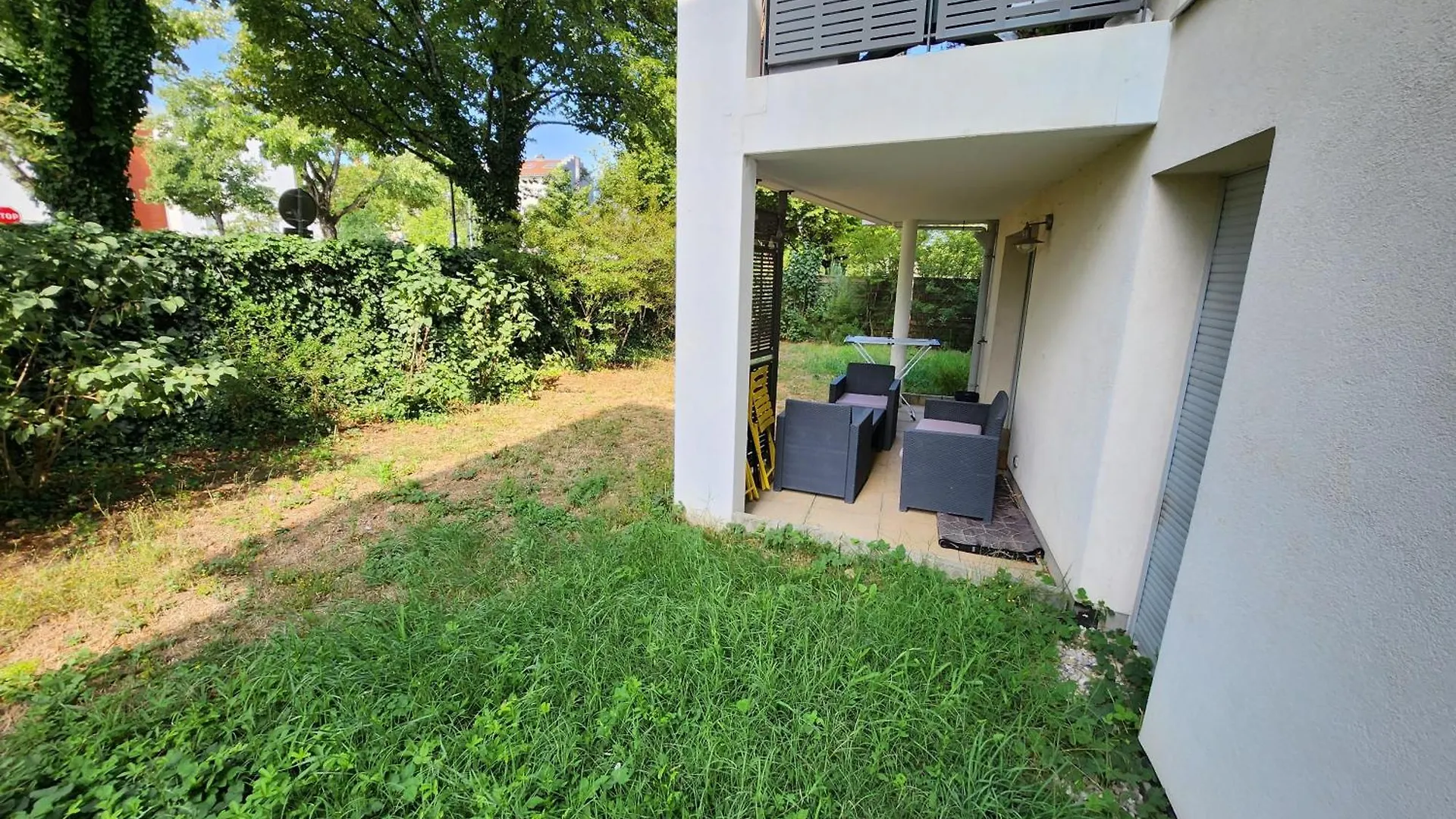 Appartement Appt 2 Chambres Au Calme - Jardin Prive - Metro D, Eurexpo, Groupama Stadium Saint-Priest